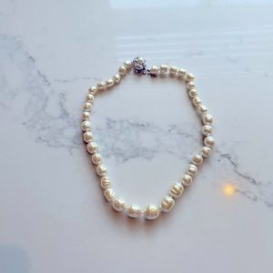 Carolee Jacqueline Kennedy Onassis pearl necklace.
